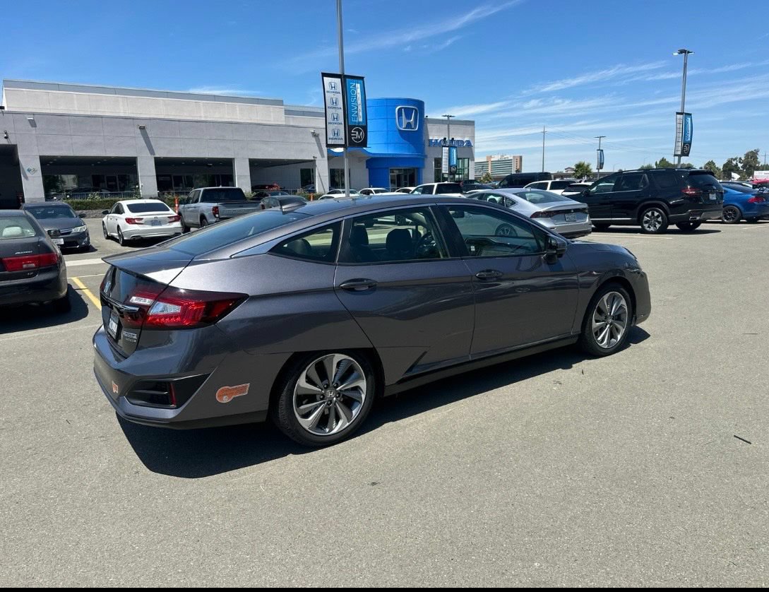 Used 2019 Honda Clarity Touring image 3