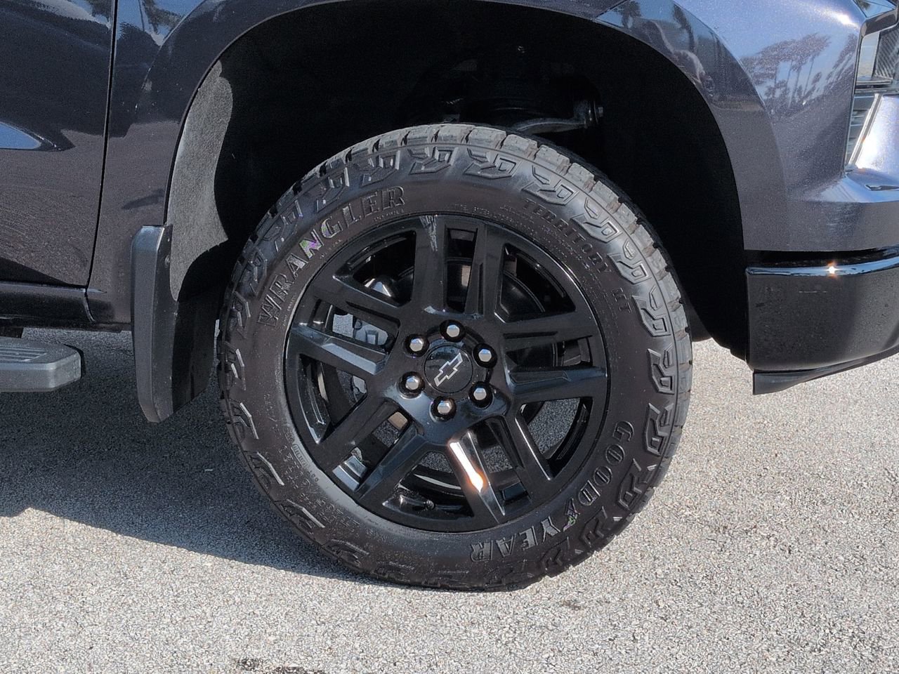 Used 2024 Chevrolet Silverado 1500 Custom Trail Boss w/ LPO, Dark Essentials Package AWD/4WD image 10
