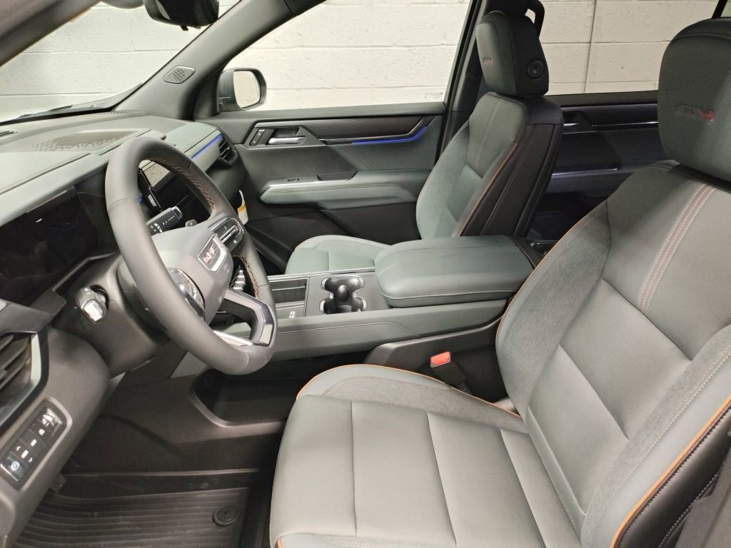 New 2026 GMC Acadia AT4 w/ LPO, Floor Liner Package image 24