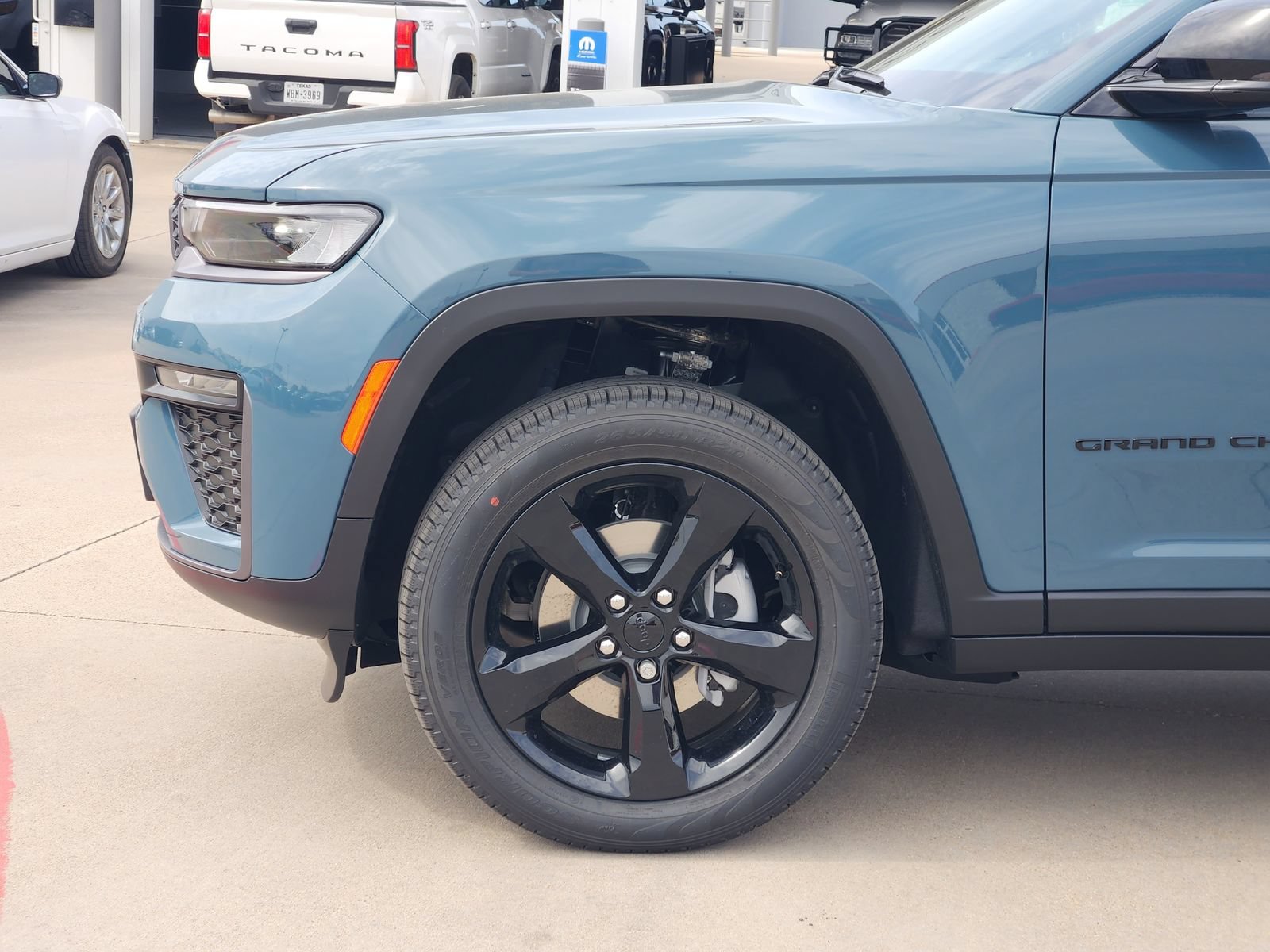 New 2026 Jeep Grand Cherokee Limited w/ Limited Altitude Package RWD image 10