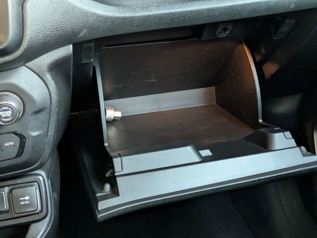 Used 2018 Jeep Renegade Limited w/ UConnect 8.4 Nav Group image 22