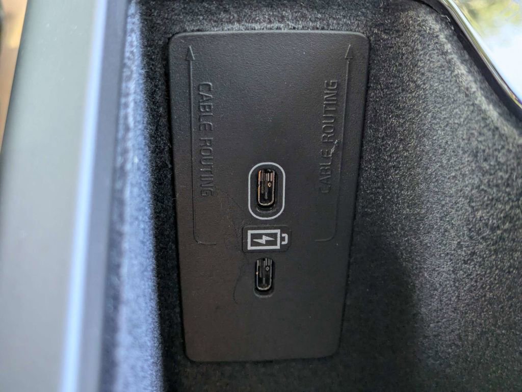 Used 2023 Volvo XC60 B5 Ultimate w/ Protection Package Premier AWD/4WD image 31