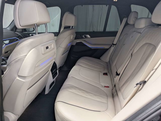 Used 2023 BMW X5 xDrive40i AWD/4WD image 9