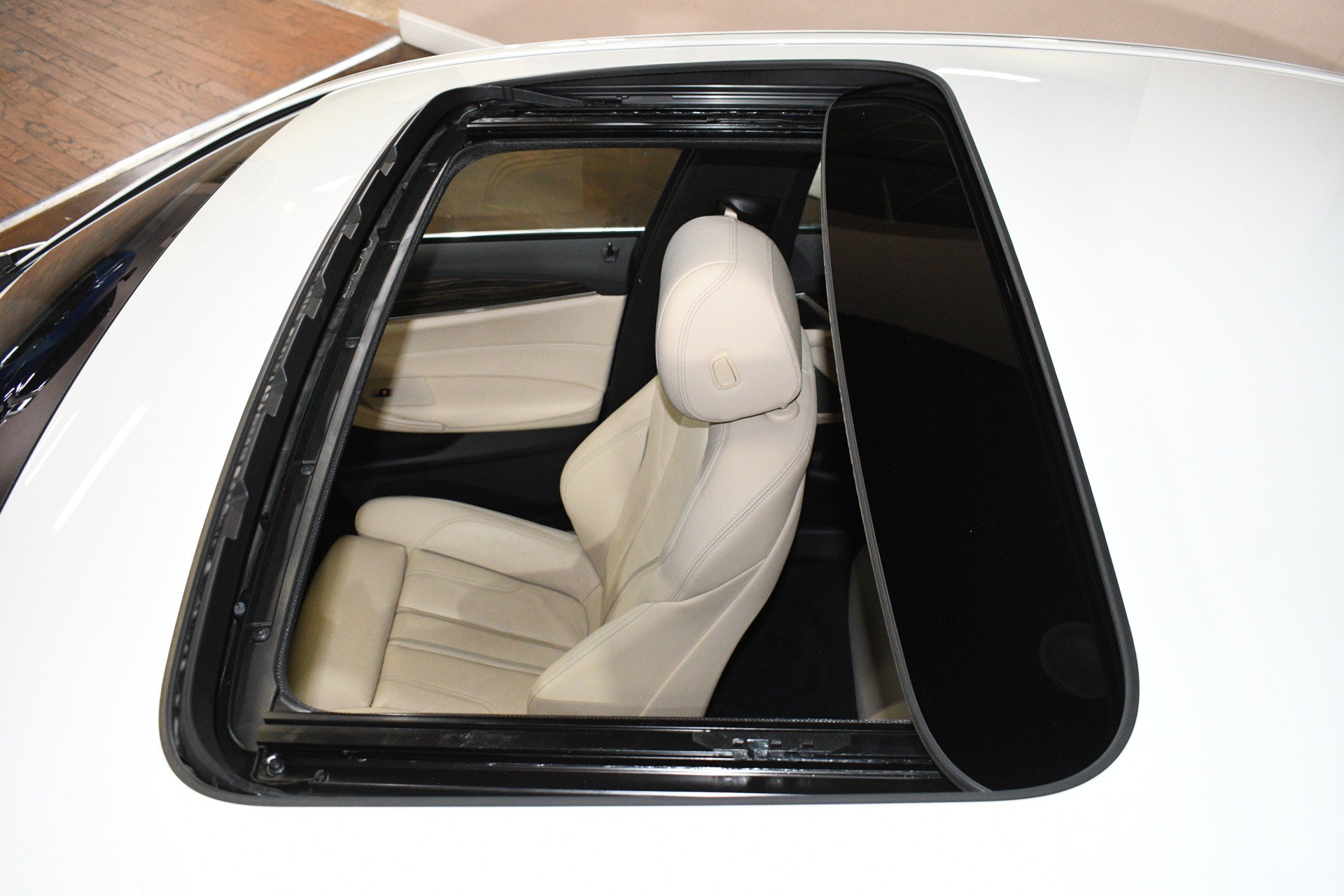 Used 2020 BMW 530i w/ Premium Package RWD image 50