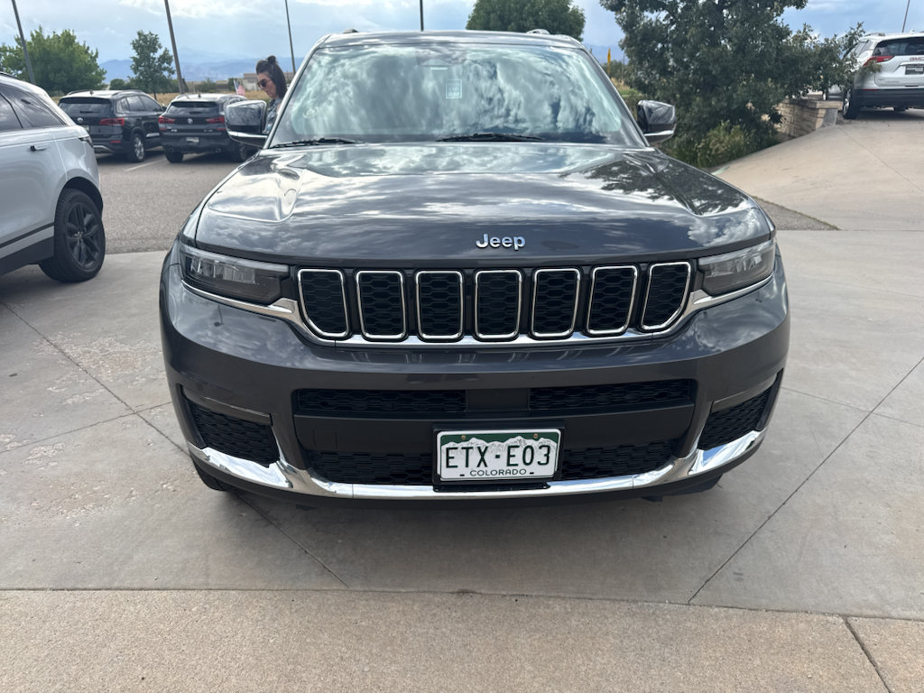 Used 2021 Jeep Grand Cherokee L Limited AWD/4WD image 9