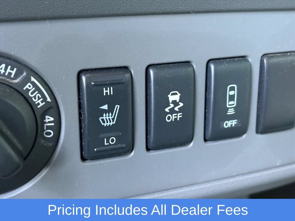 Used 2014 Nissan Frontier SV w/ SV Value Truck Package AWD/4WD image 11