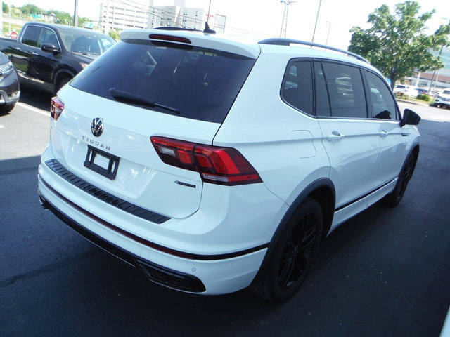 Used 2022 Volkswagen Tiguan SE R-Line AWD/4WD image 10