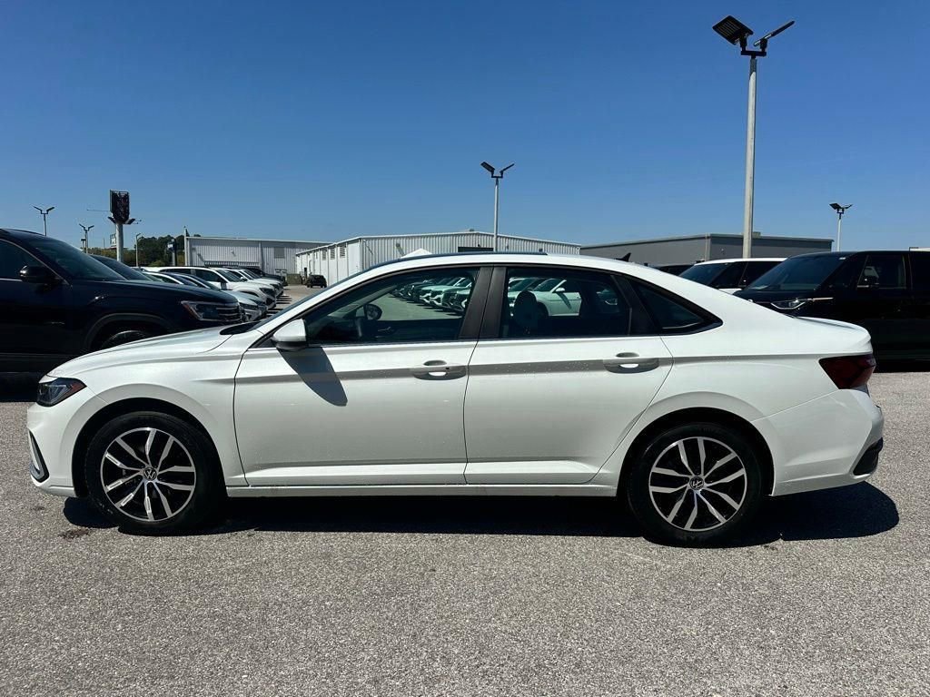New 2026 Volkswagen Jetta SE FWD image 25