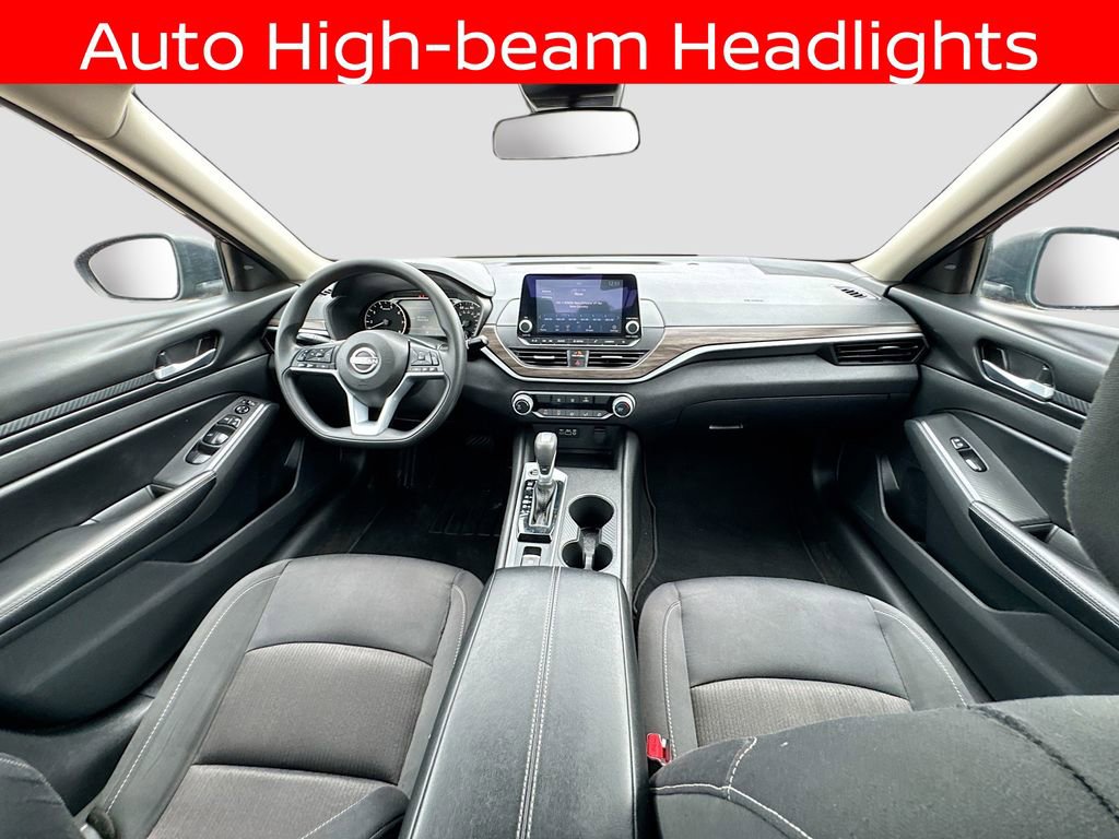 Used 2025 Nissan Altima 2.5 SV AWD/4WD image 11