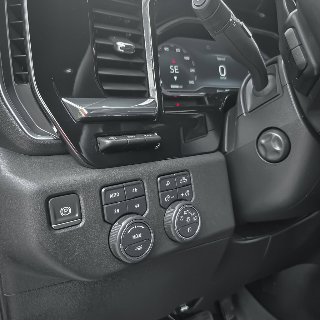 Used 2024 Chevrolet Silverado 1500 High Country w/ High Country Premium Package image 23