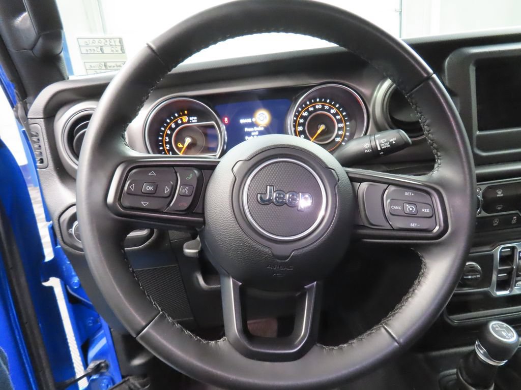 Used 2022 Jeep Gladiator Sport AWD/4WD image 39