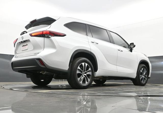 Used 2026 Toyota Highlander XLE image 28