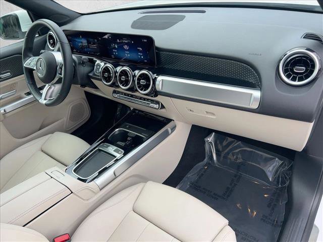 Used 2025 Mercedes-Benz GLB 250 4MATIC image 21
