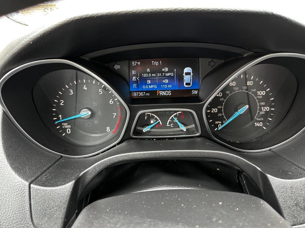 Used 2018 Ford Focus SE w/ SE Appearance Package image 14