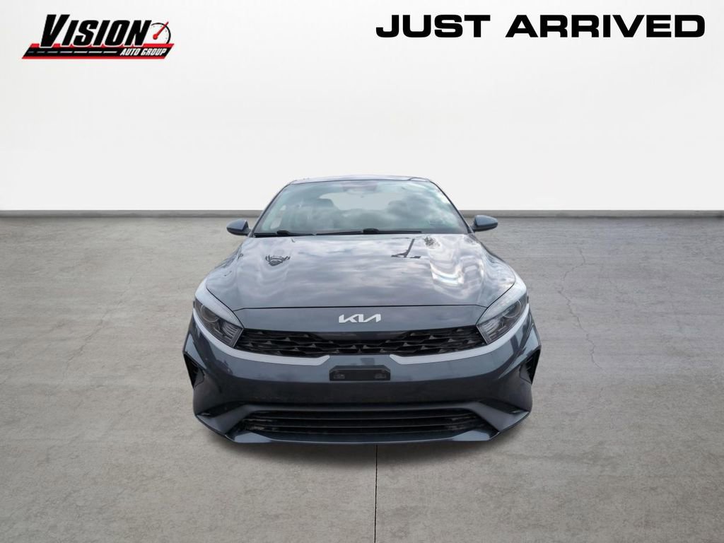 Used 2022 Kia Forte LXS image 2