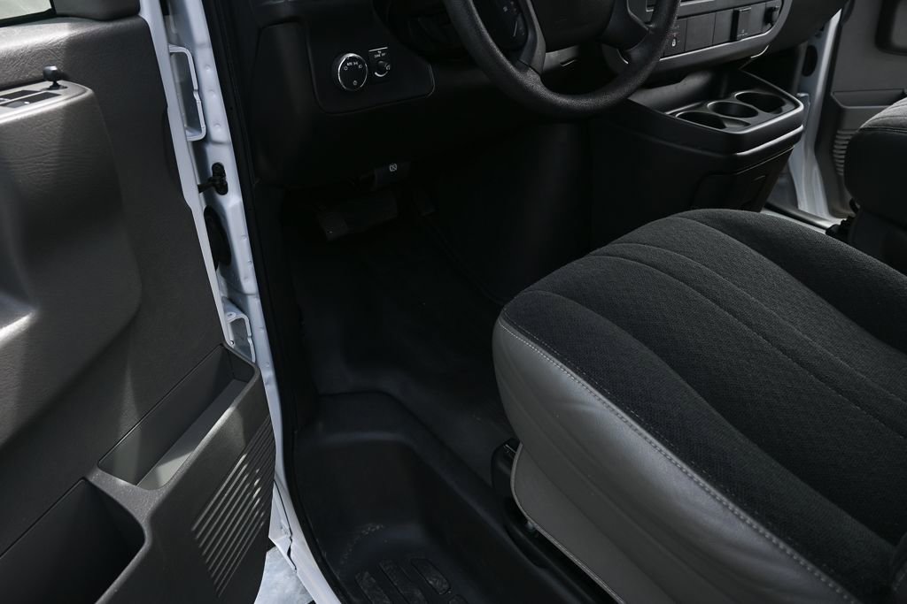 Used 2024 GMC Savana 2500 w/ Driver Convenience Package image 7