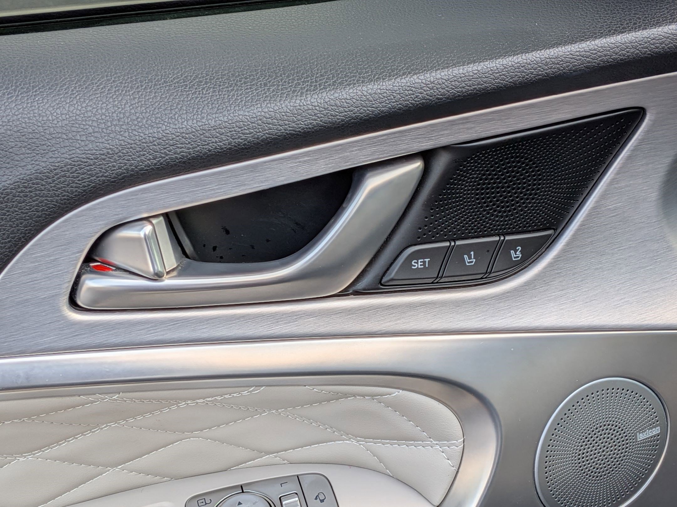 Used 2021 Genesis G70 2.0T w/ Prestige Package image 15