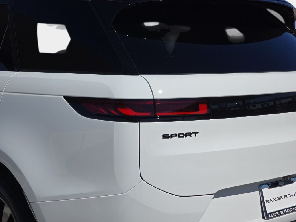 New 2027 Land Rover Range Rover Sport Dynamic SE AWD/4WD image 36