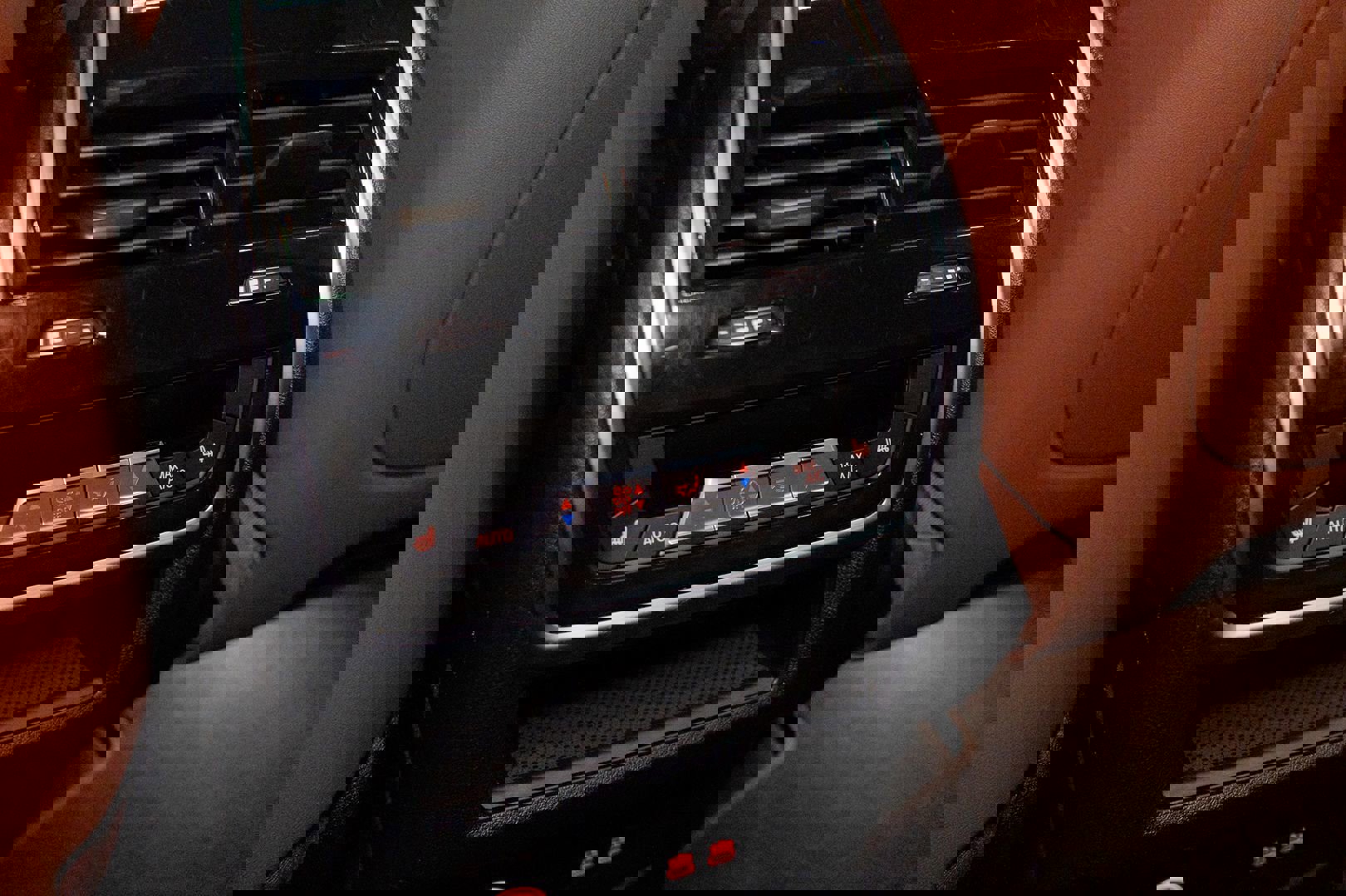 Used 2023 BMW X7 M60i image 31