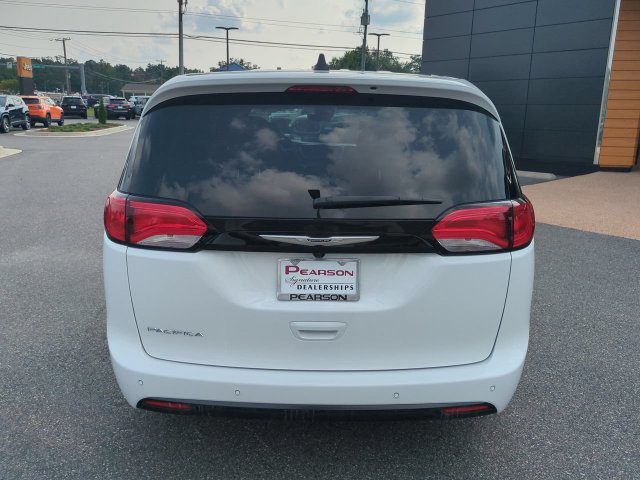 New 2027 Chrysler Pacifica LX FWD image 5