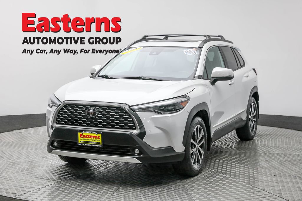 Used 2022 Toyota Corolla Cross XLE w/ Convenience Package image 1