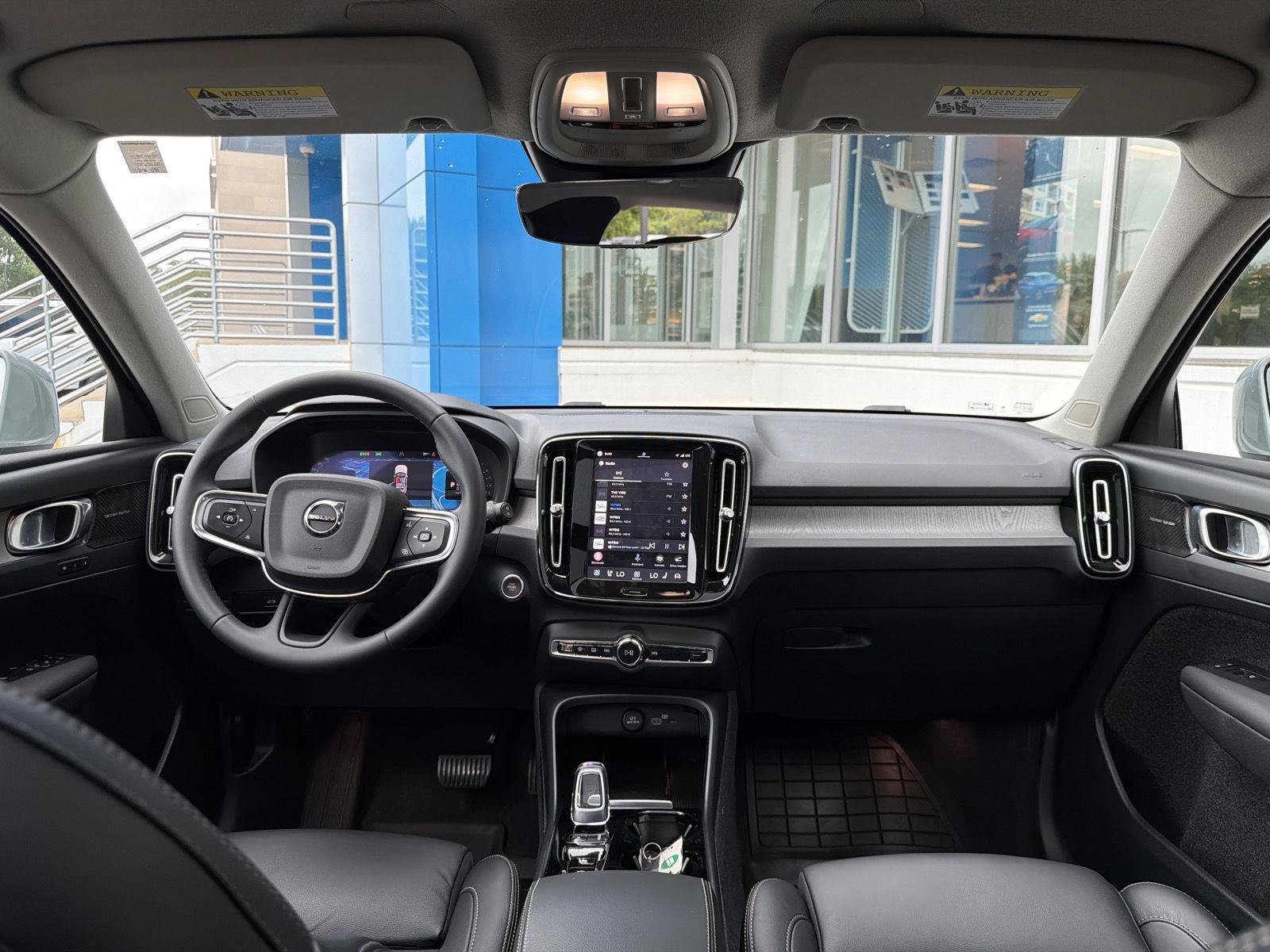 Used 2024 Volvo XC40 B5 Ultimate w/ Protection Package Premier AWD/4WD image 24