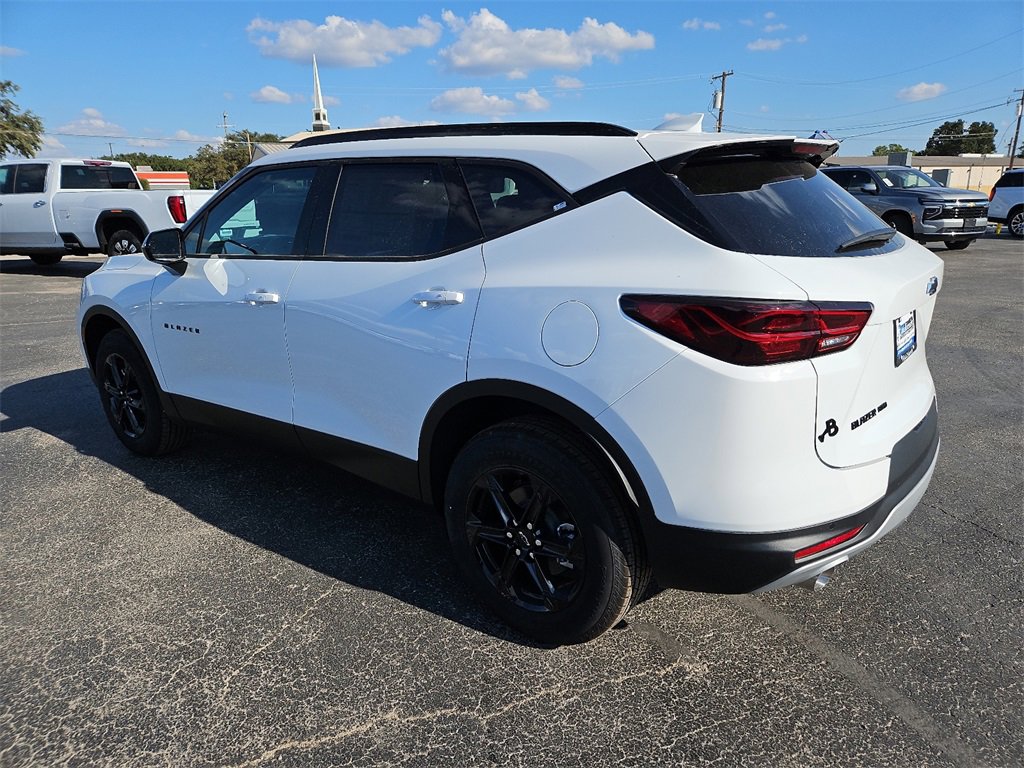 New 2025 Chevrolet Blazer LT w/ Convenience Package image 3