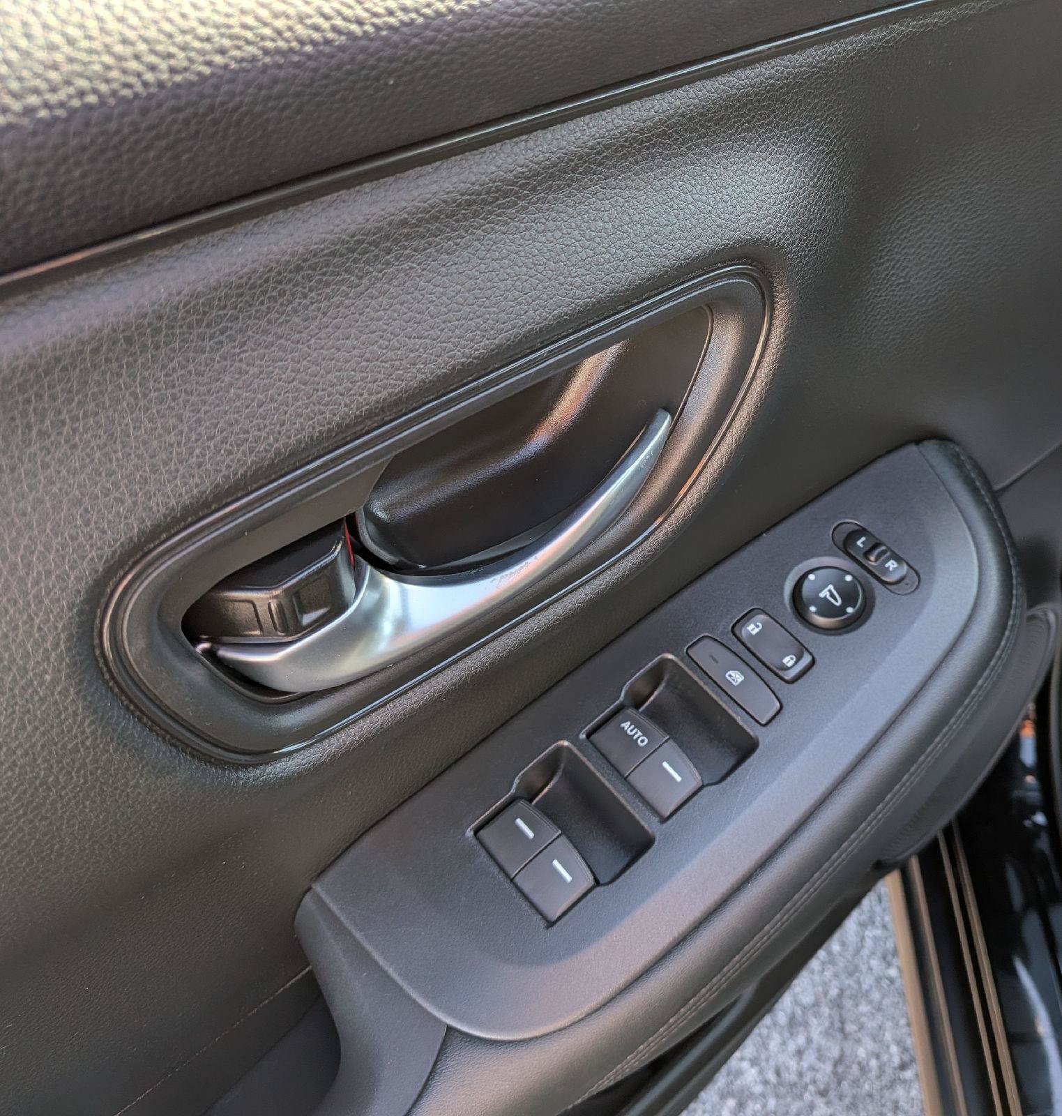Certified 2025 Honda HR-V LX image 14