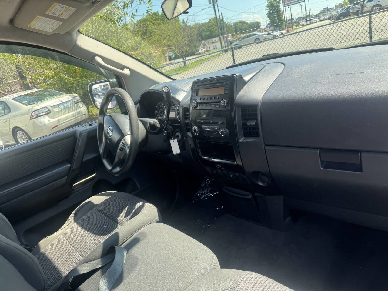 Used 2013 Nissan Titan SV image 30