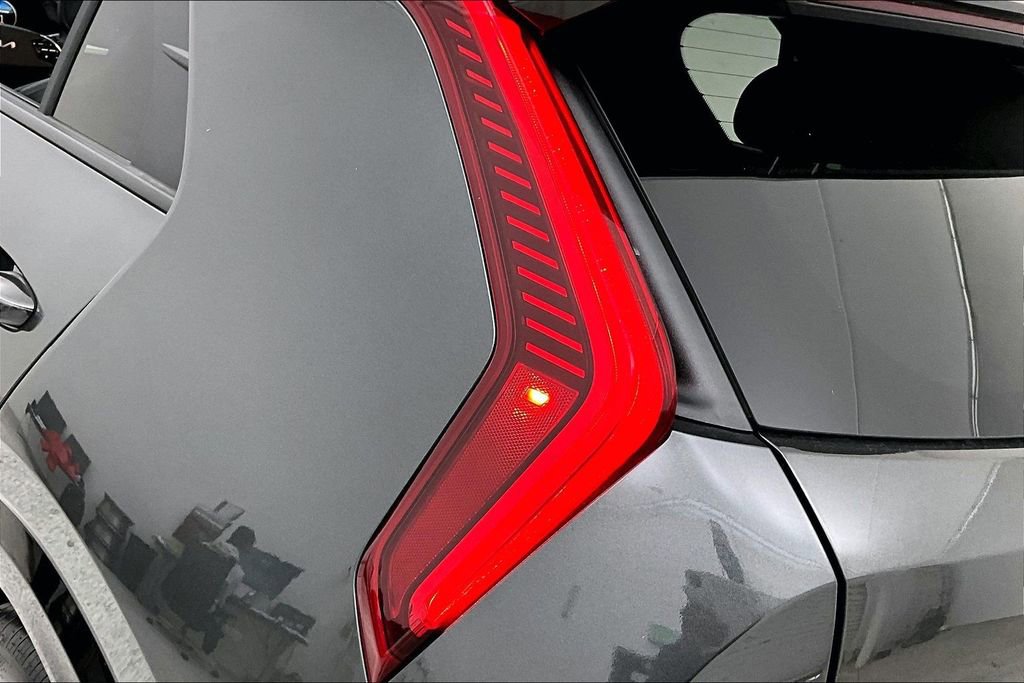 Used 2025 Kia Niro Wind w/ Wind Preserve Package image 38