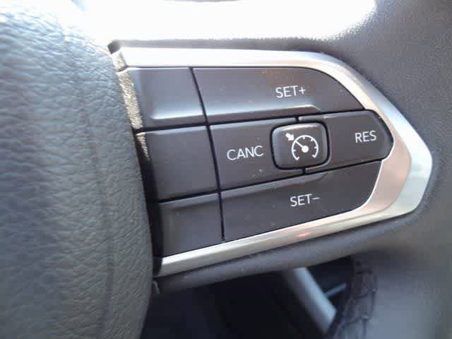 Used 2024 Jeep Compass Latitude image 12