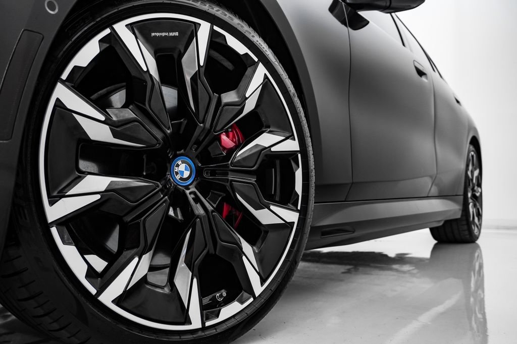 Used 2024 BMW i5 M60 AWD/4WD image 5