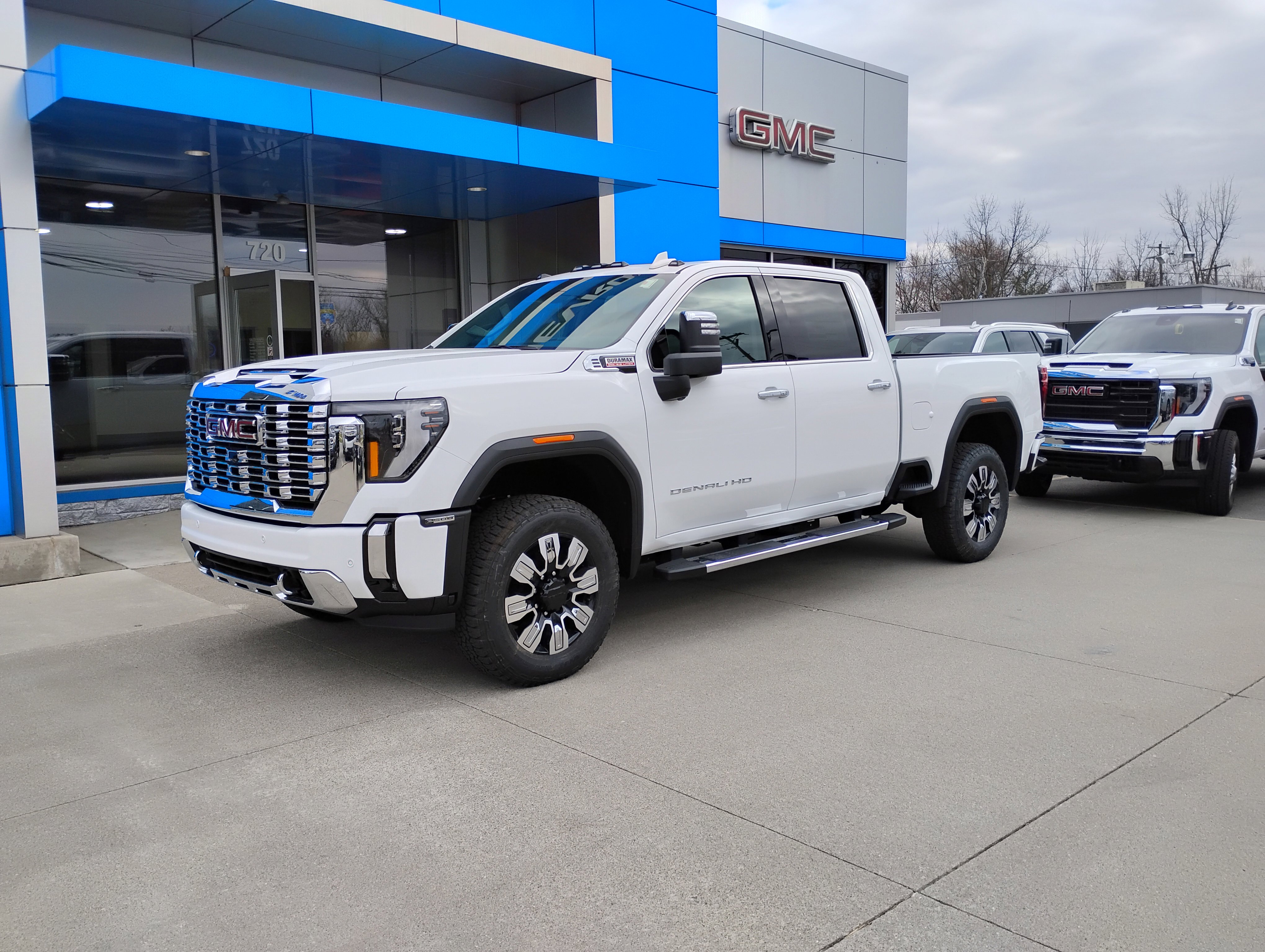 New 2025 GMC Sierra 2500 Denali w/ Denali Reserve Package image 8