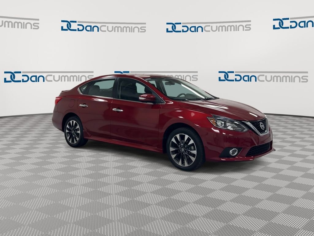 Used 2019 Nissan Sentra SR image 2