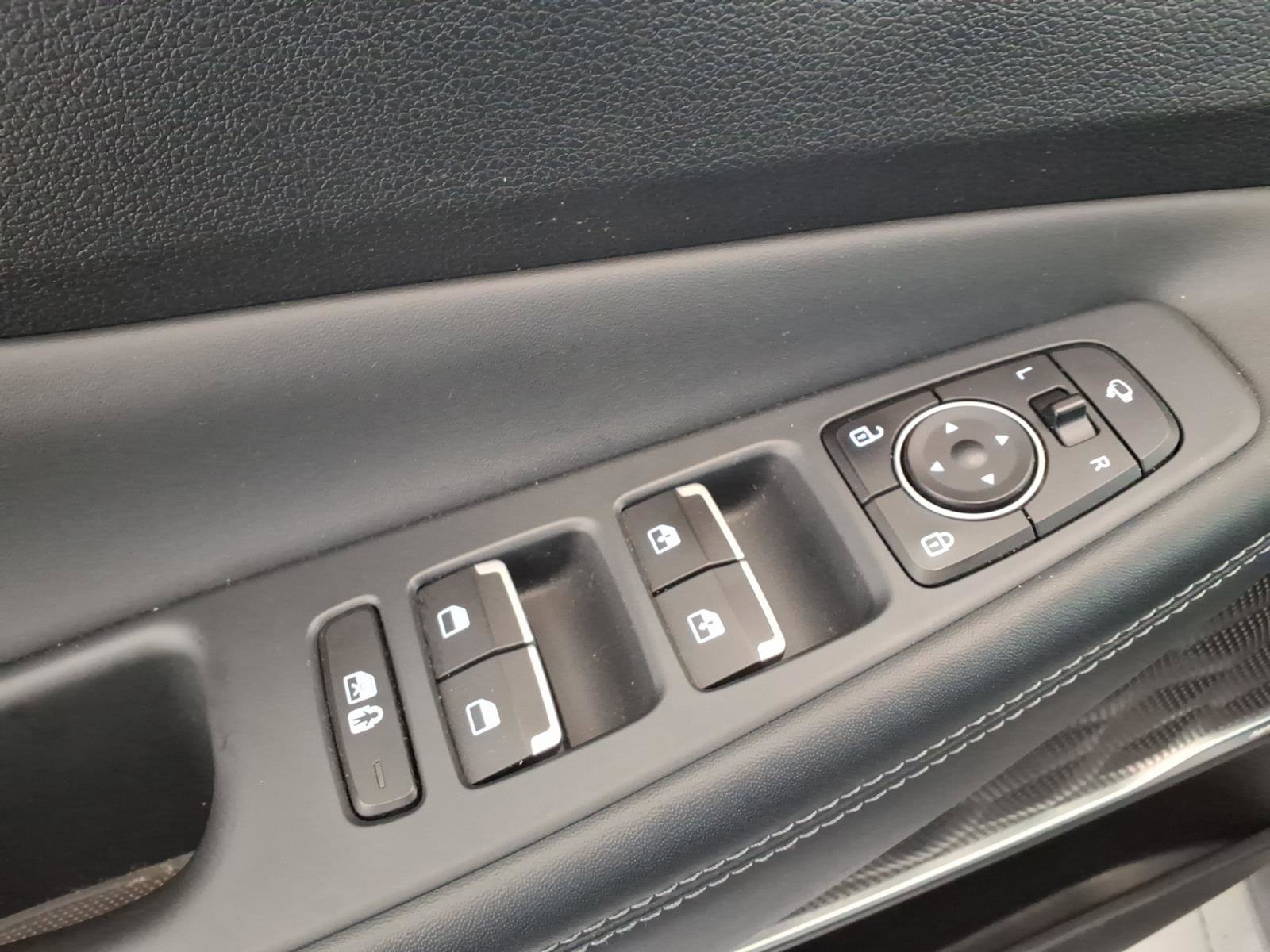 Used 2021 Hyundai Santa Fe Limited AWD/4WD image 21