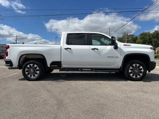 Used 2024 Chevrolet Silverado 2500 Custom w/ Z71 Off-Road Package image 4