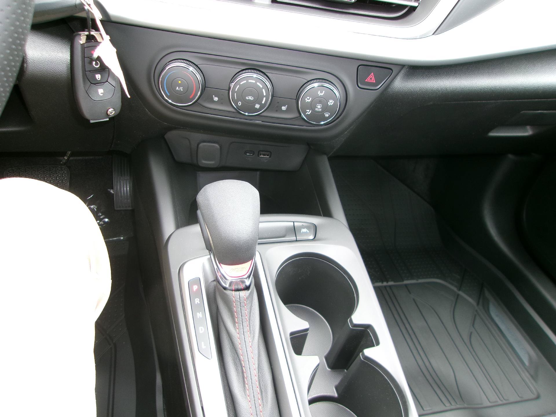 New 2026 Chevrolet Trax RS w/ Sunroof Package FWD image 19