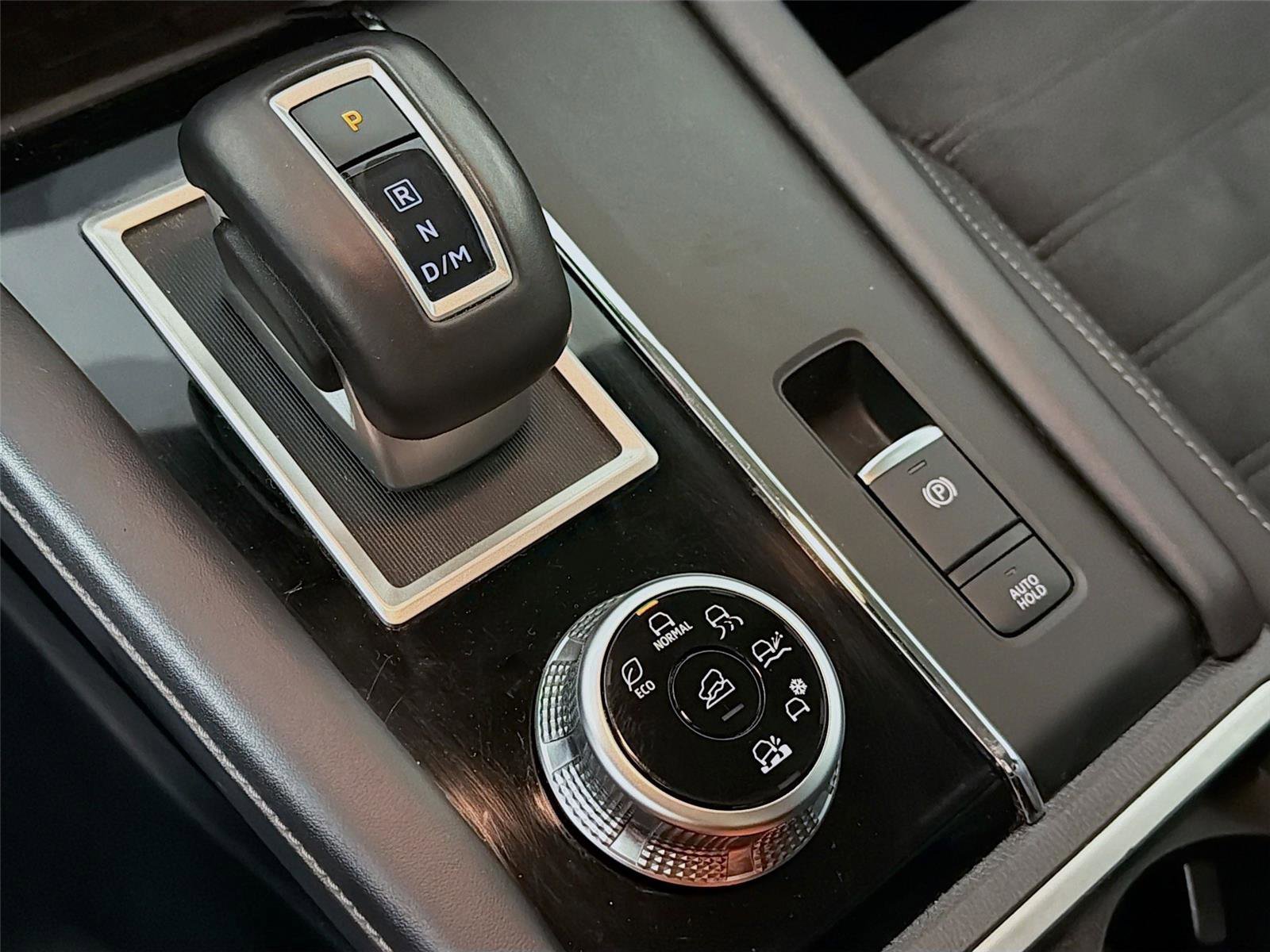 Used 2023 Mitsubishi Outlander SE image 17