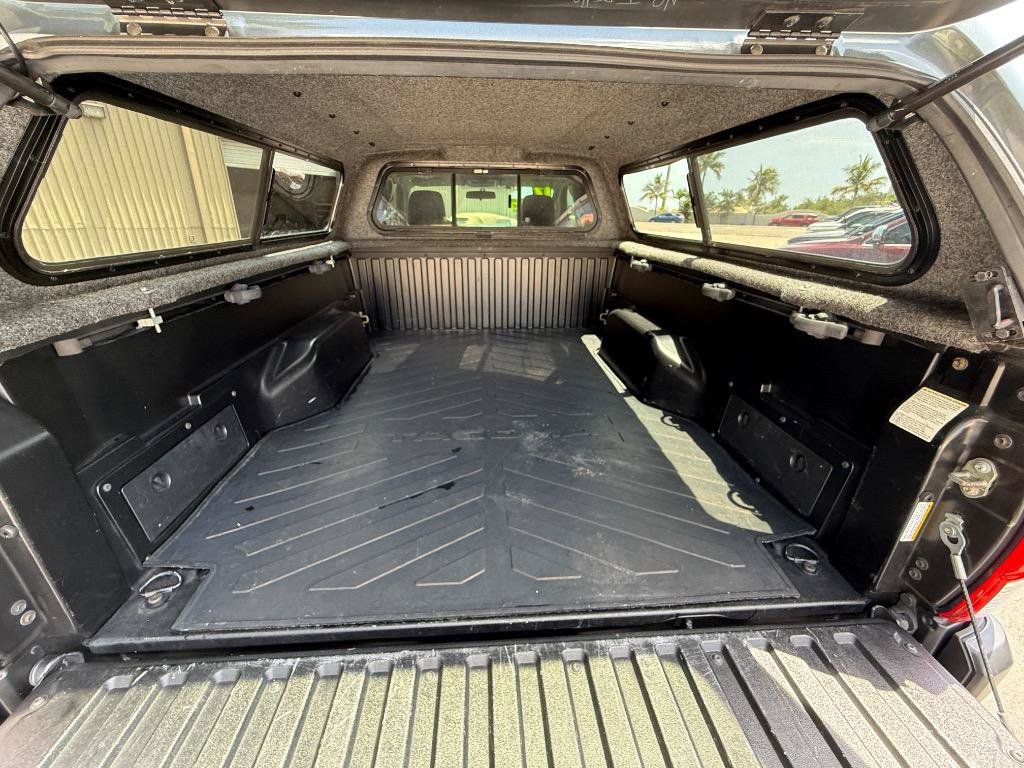 Used 2017 Toyota Tacoma SR RWD image 6