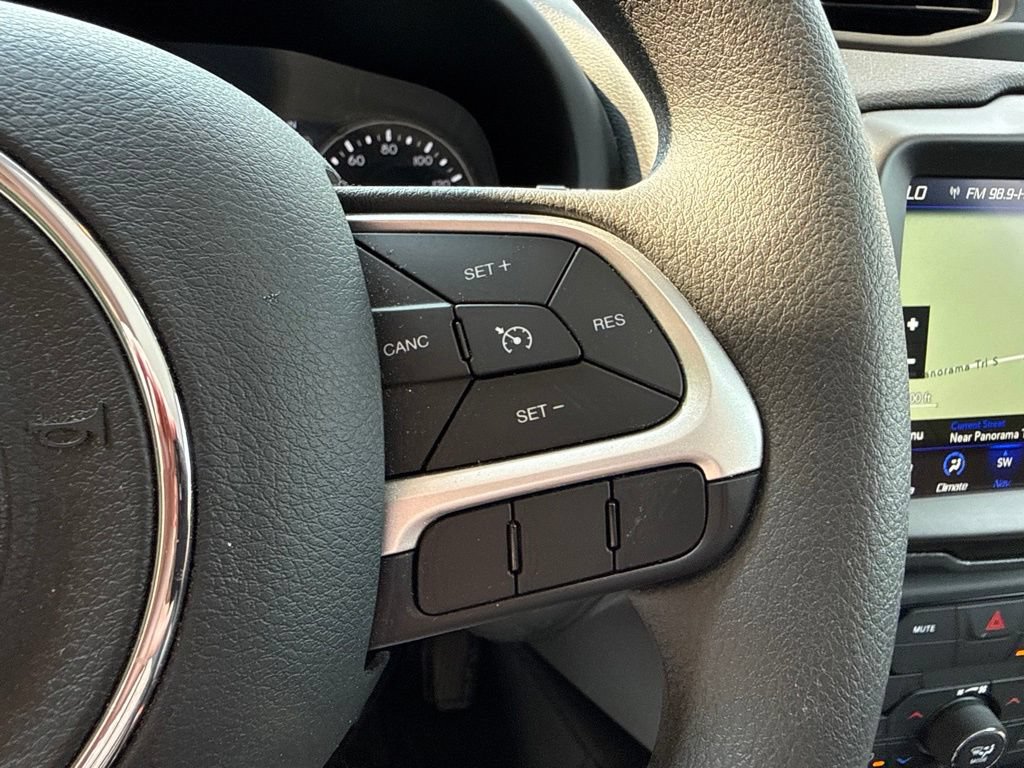 Used 2023 Jeep Renegade Latitude w/ Sun/Sound Group AWD/4WD image 25