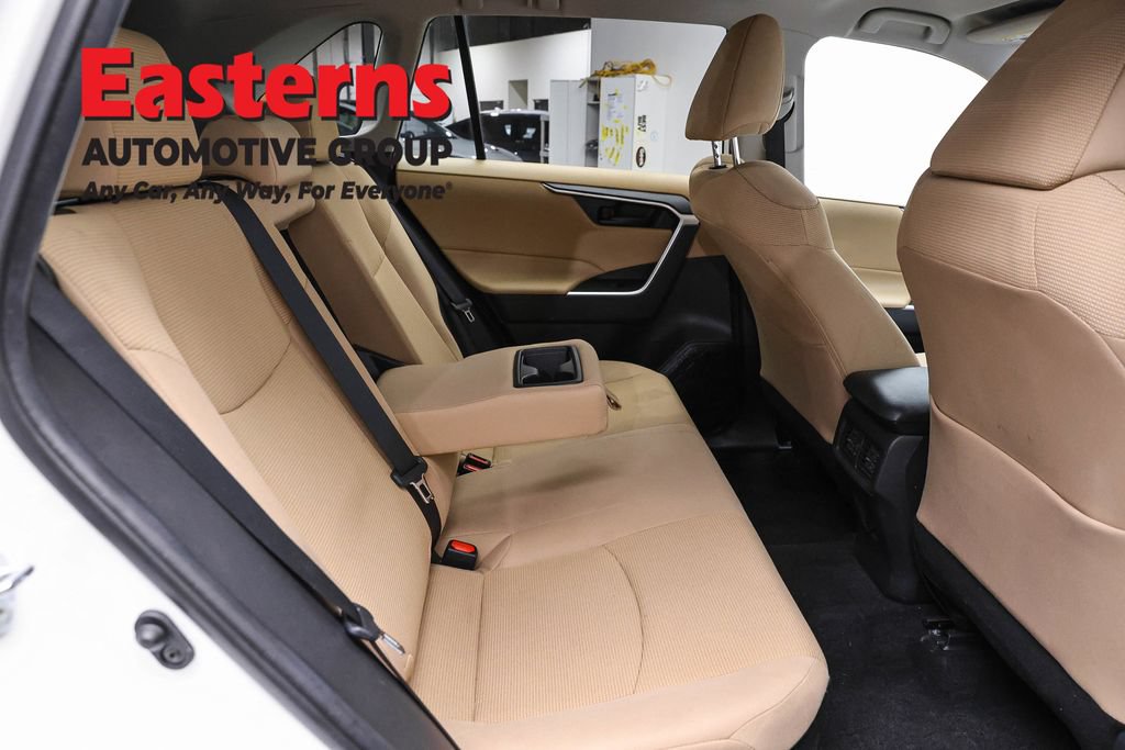Used 2021 Toyota RAV4 LE w/ Carpet Mat Package (TMS) AWD/4WD image 23
