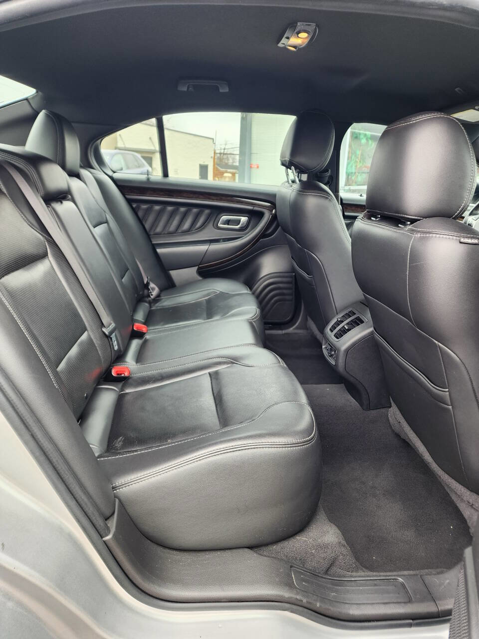 Used 2019 Ford Taurus Limited image 16