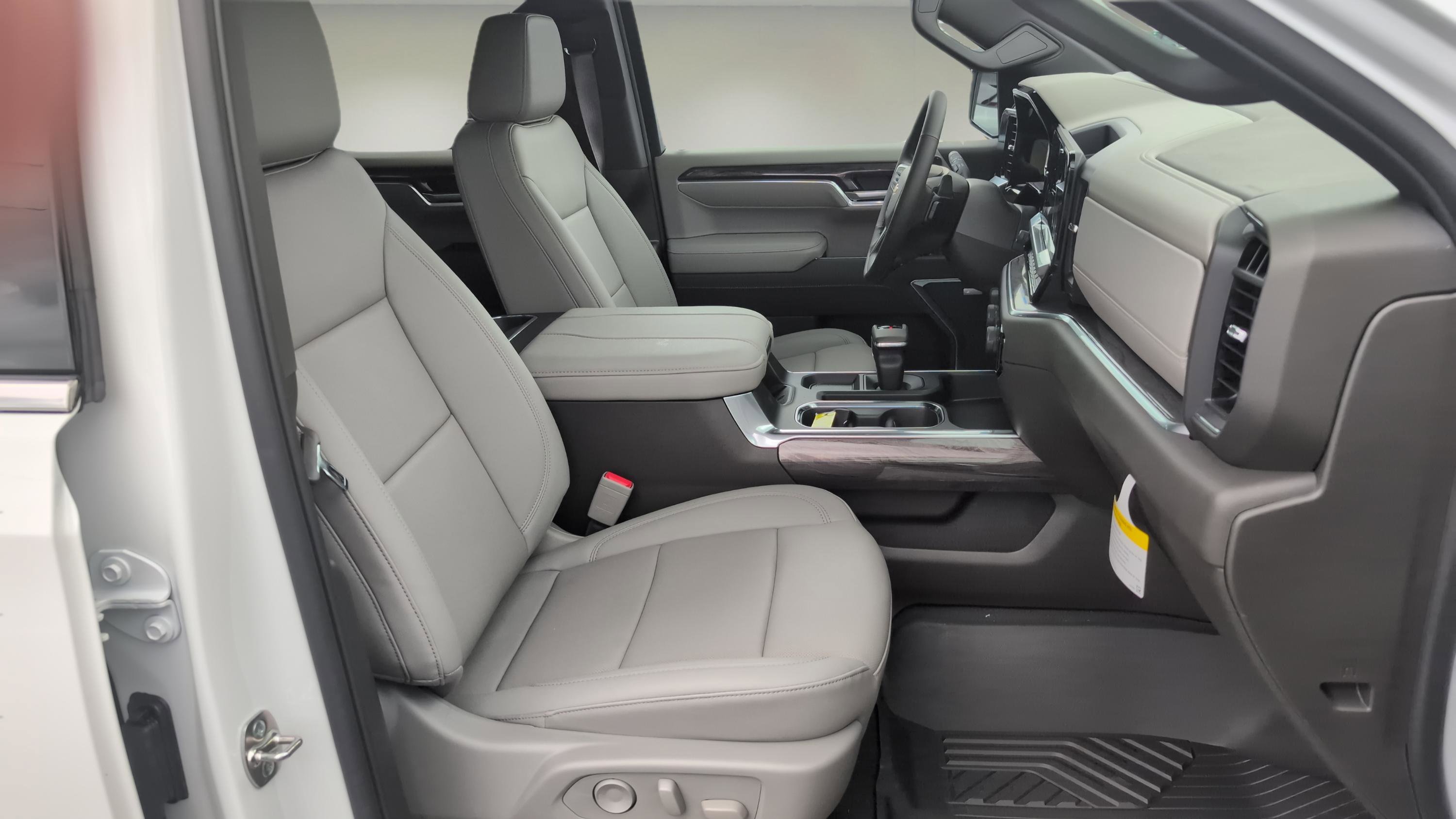 New 2026 Chevrolet Silverado 1500 LTZ w/ LTZ Premium Package image 12