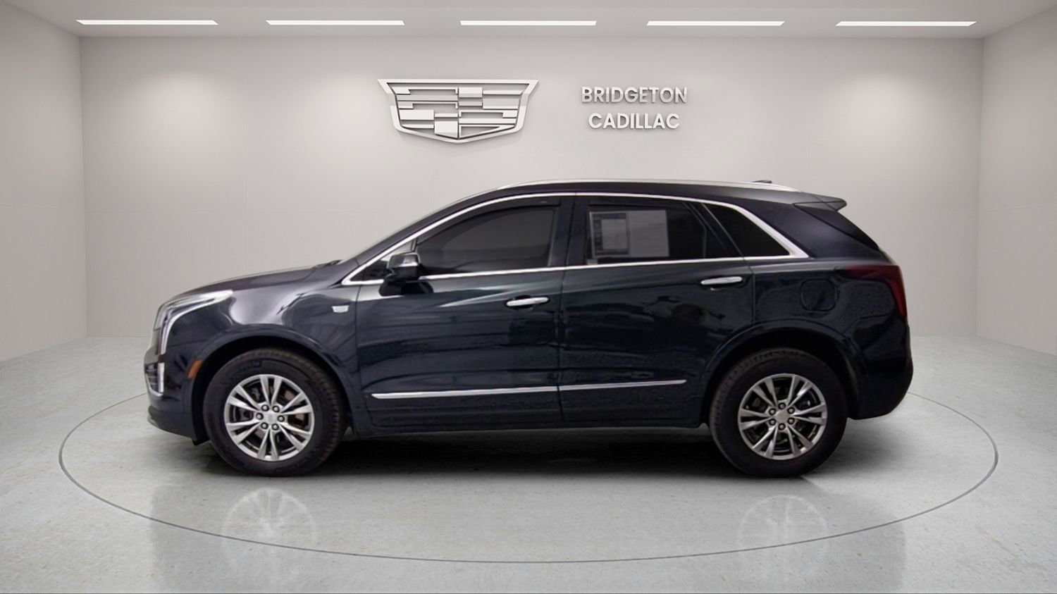 Used 2022 Cadillac XT5 Premium Luxury w/ Technology Package image 4