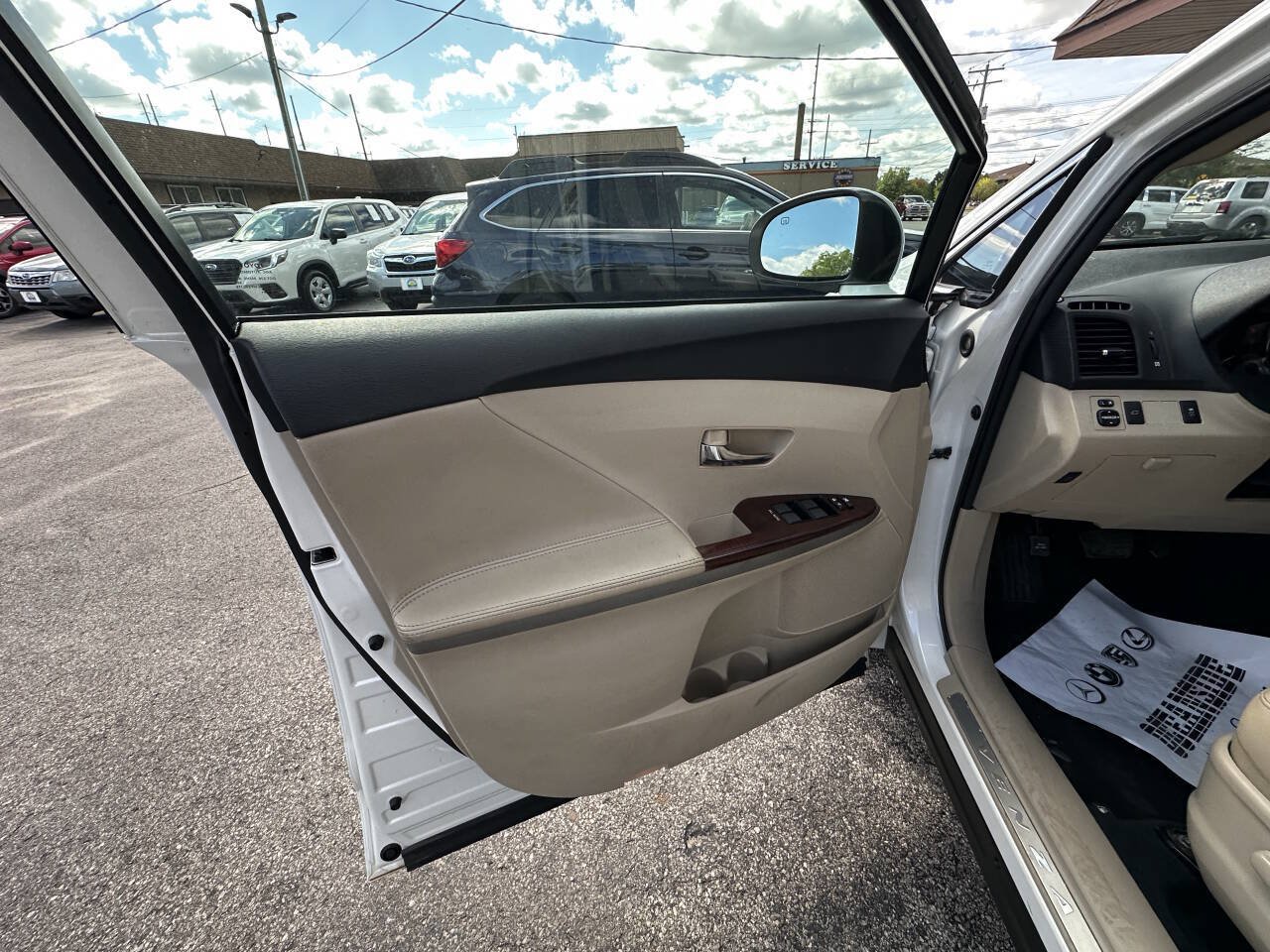 Used 2009 Toyota Venza AWD w/ Comfort Pkg image 12