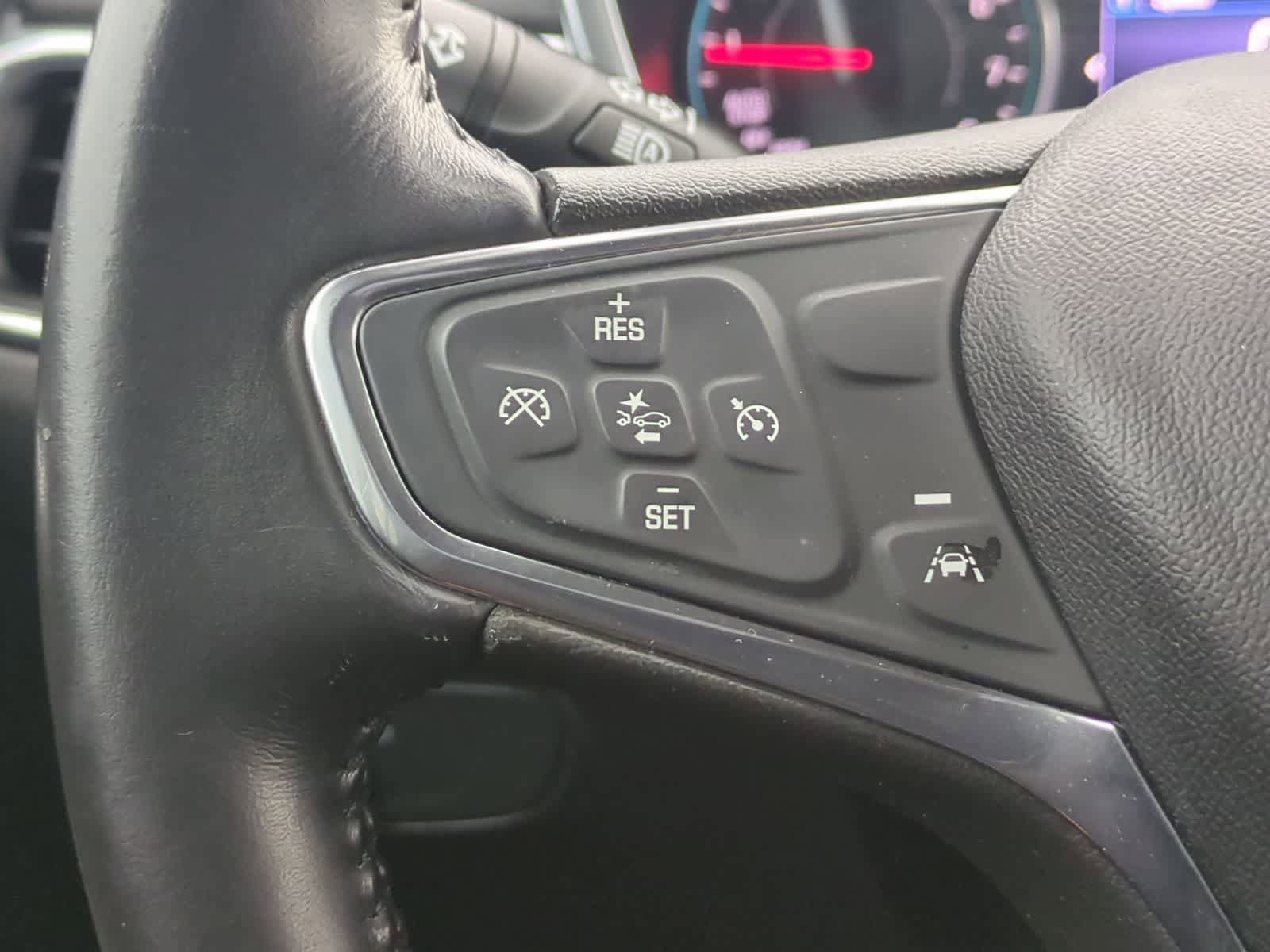 Used 2019 Chevrolet Equinox LT w/ Driver Convenience Package image 22