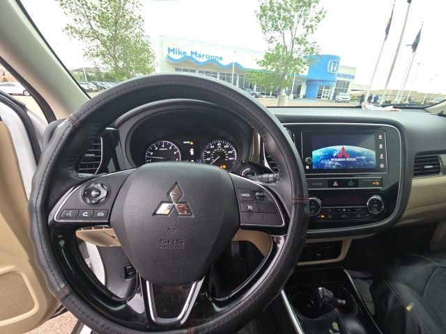 Used 2019 Mitsubishi Outlander SEL AWD/4WD image 5