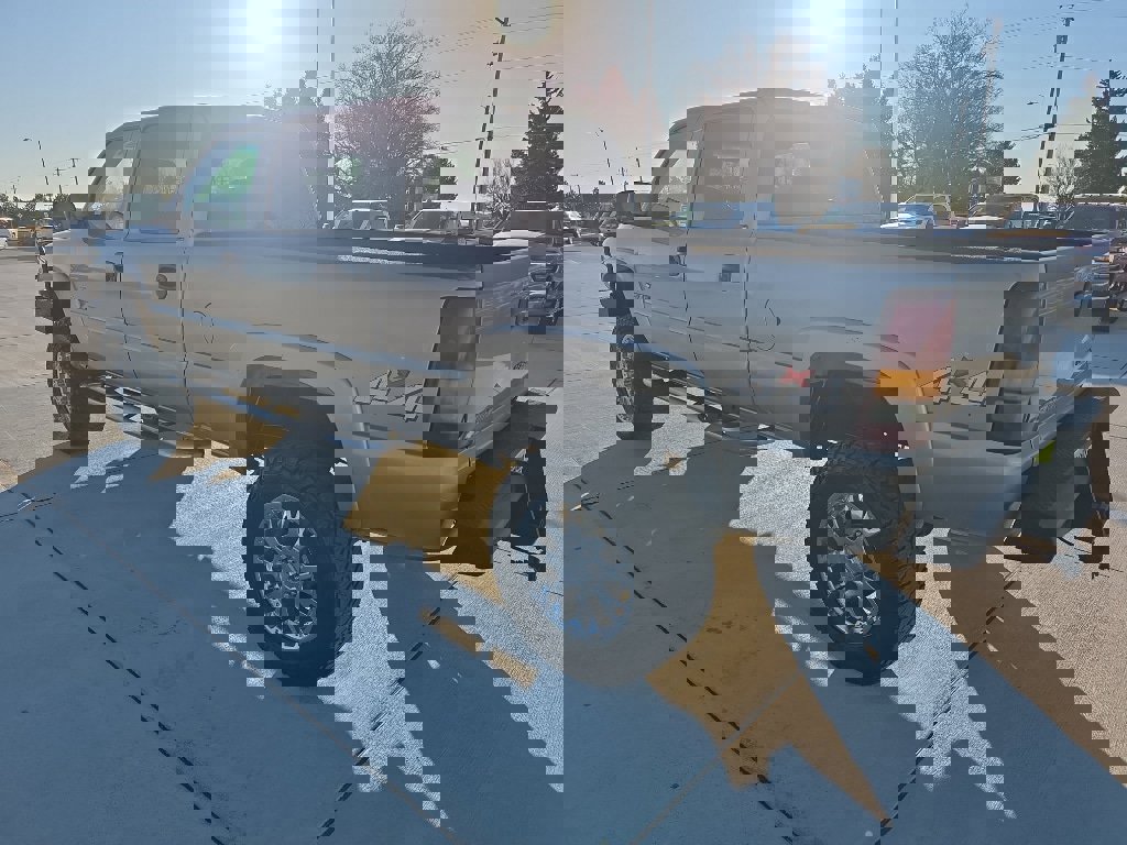 Used 2001 Chevrolet Silverado 2500 LS w/ Off-Road Skid Plate Pkg image 7