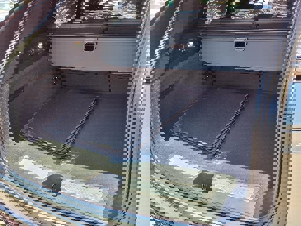 New 2026 Cadillac Lyriq V image 17