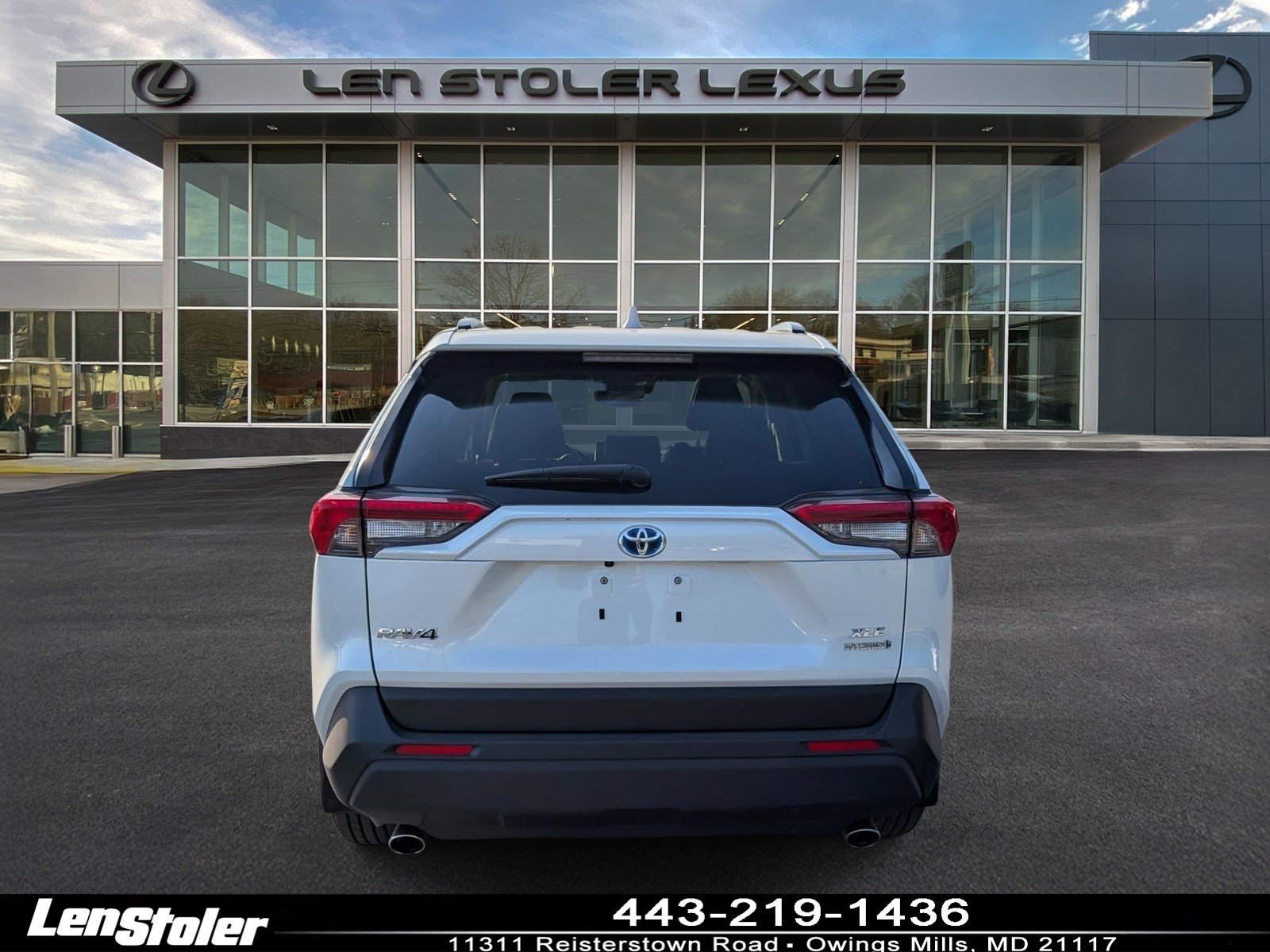 Used 2023 Toyota RAV4 XLE Premium AWD/4WD image 4